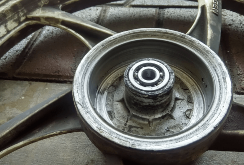 Sering Disepelekan, Ini 5 Biang Kerok Roda Motor Bunyi Dengung