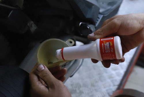 Sering Gonta-ganti Merek Oli Motor? Perlukah Engine Flush untuk Membersihkan Sisa Oli Lama?