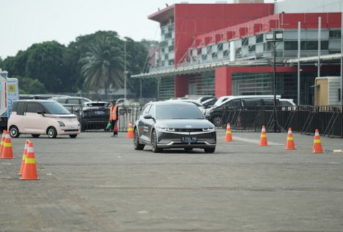 Antusiasme Pengunjung Membludak di Area Test Drive dan Test Ride PEVS 2025, Ada Khusus Anak-anak Juga!