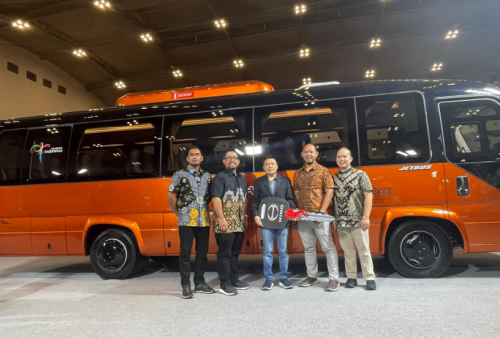 Hino GB 150 L Resmi Perkuat Armada Kerub, Siap Jadi Andalan Transportasi Wisata
