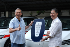 Jusuf Hamka Resmi Terima Unit Perdana Aletra L8 EV Rakitan Lokal