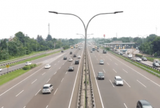 Belasan Mobil Alami Pecah Ban Massal di Tol Jagorawi, Ini Respons Jasa Marga