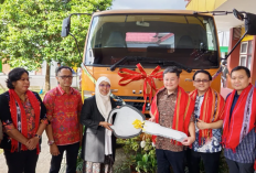 Perkuat Pendidikan Vokasi di Indonesia Timur, KTB Donasikan Truk Mitsubishi Fuso Fighter ke SMK 3 Ambon