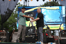 Hino Serahkan Bus Edisi Spesial Anniversary ke PO Sima Perkasya 